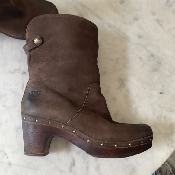 Ugg Lynnea Shearling Clog Boots - Picture 7 of 15